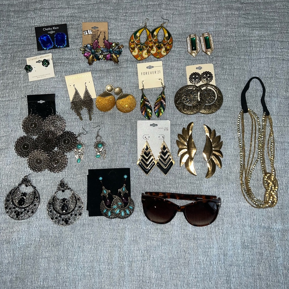 Jewelry - Picture 10 of 14